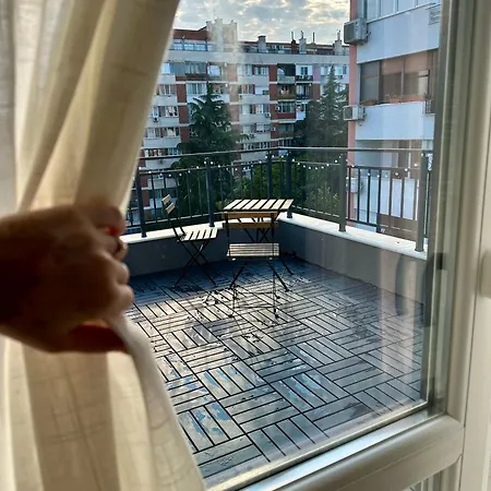 гнездото L The Nest * Бургас